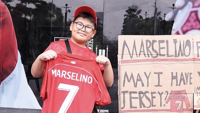 Rebut Jersey Marselino dari Bocah, PSSI Jatuhkan Sanksi Blacklist Nonton Timnas